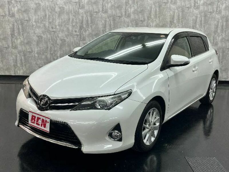 TOYOTA　AURIS
