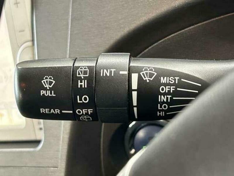 PRIUS-11