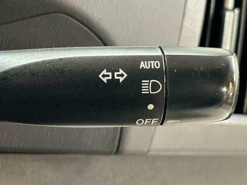 PRIUS-12