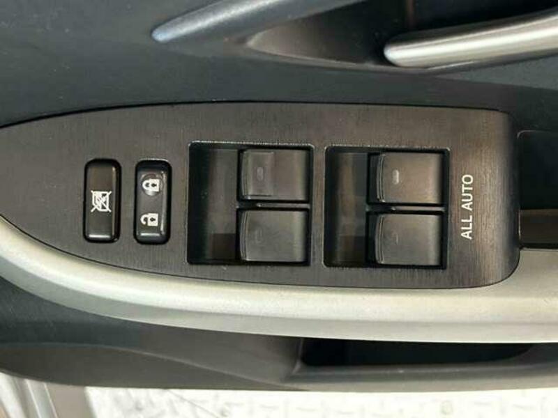 PRIUS-14