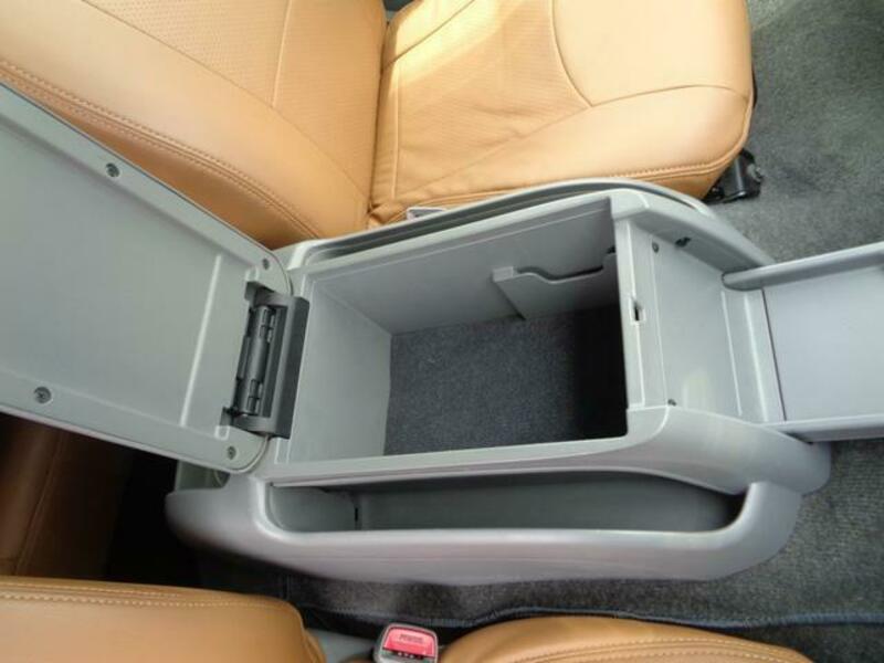HIACE VAN-12