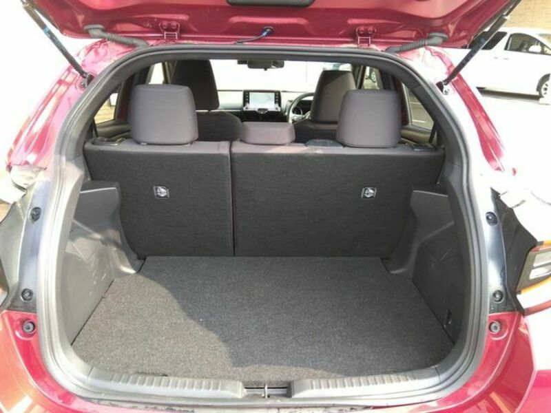 YARIS-8