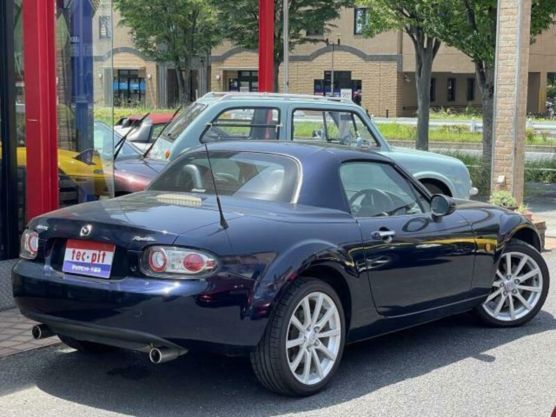 ROADSTER