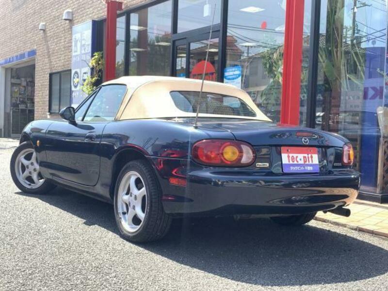 ROADSTER