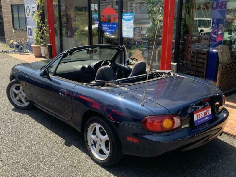 ROADSTER