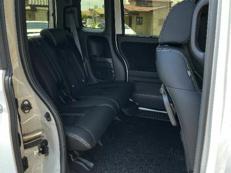 N BOX CUSTOM-9