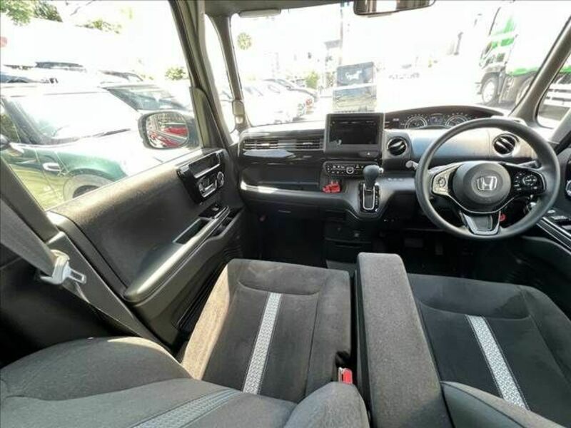 N BOX CUSTOM-26