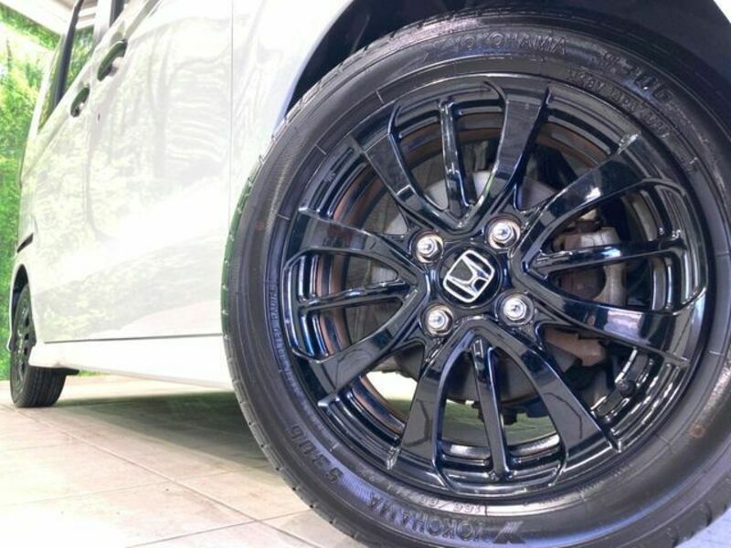N BOX CUSTOM-12