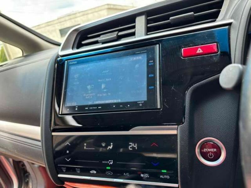 FIT HYBRID-16