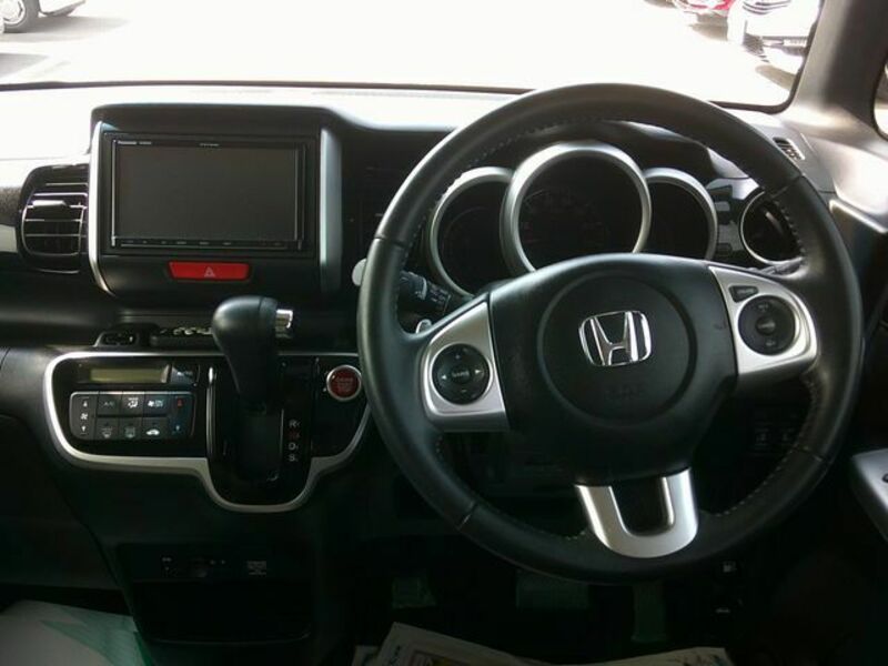 N BOX CUSTOM