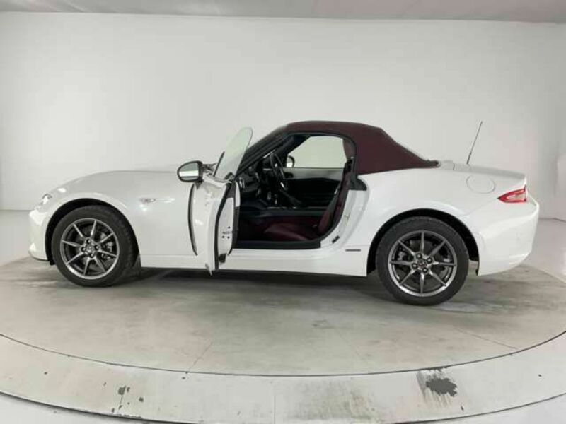 ROADSTER