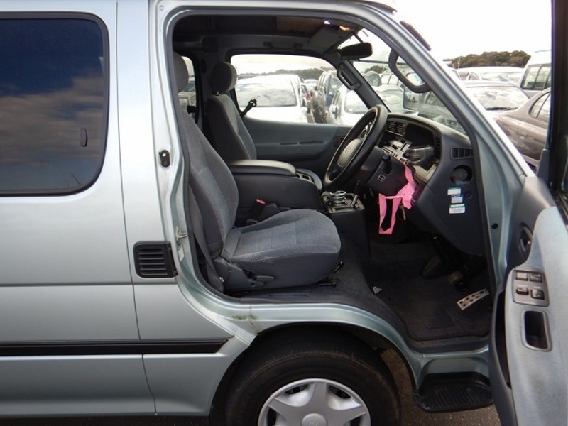 HIACE VAN