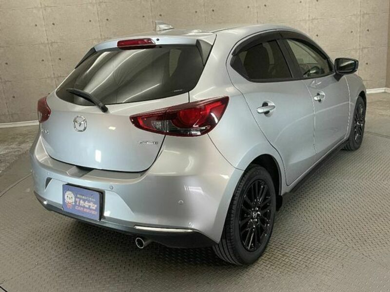 MAZDA2