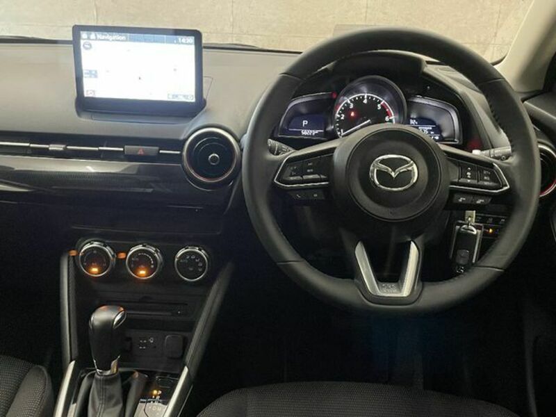 MAZDA2