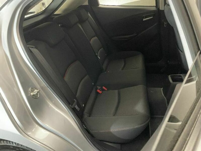 MAZDA2