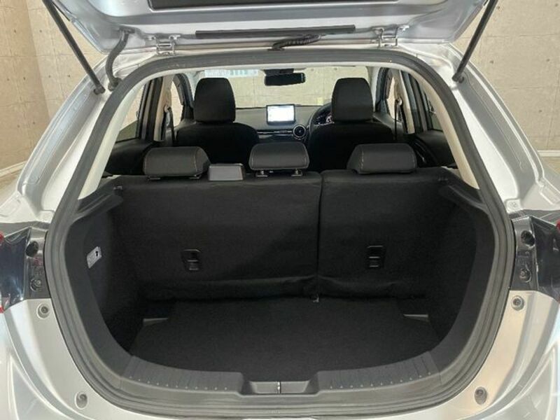 MAZDA2