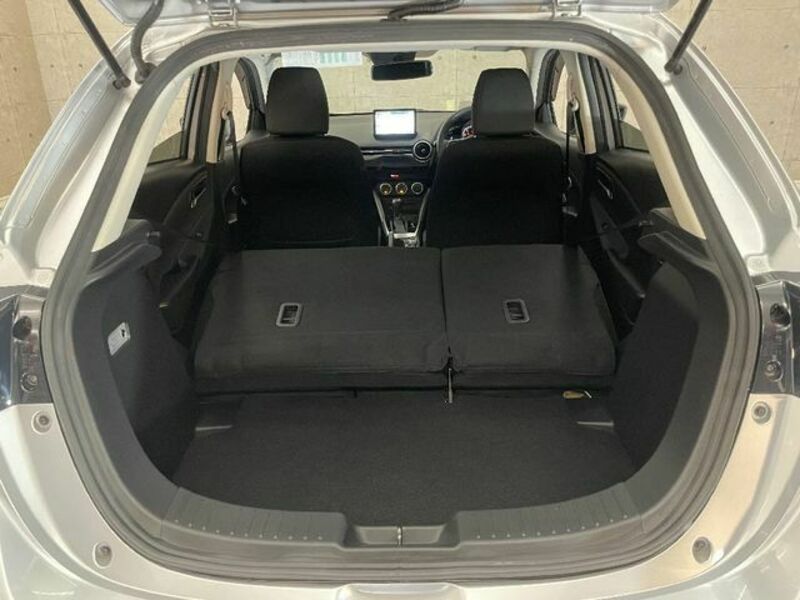 MAZDA2