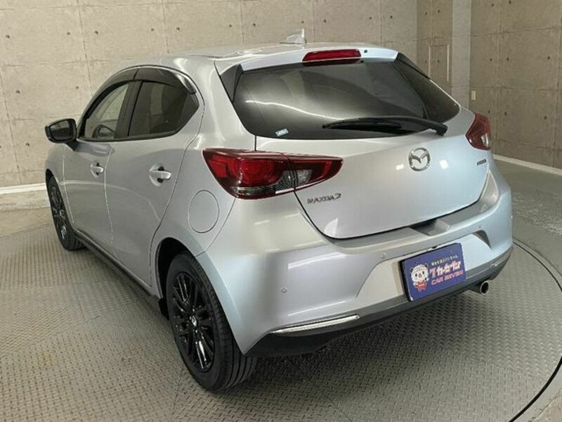 MAZDA2