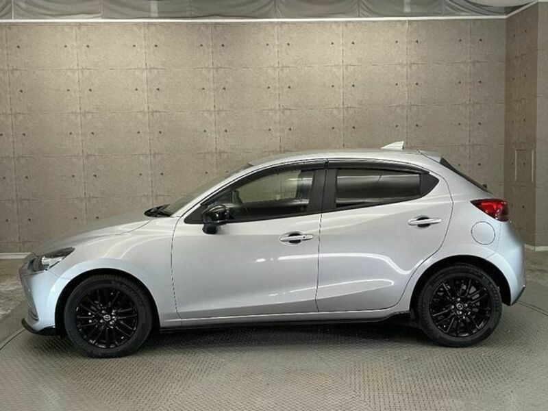 MAZDA2