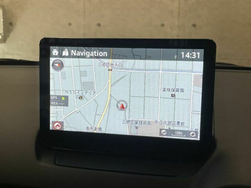 MAZDA2