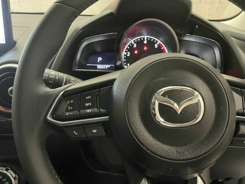 MAZDA2