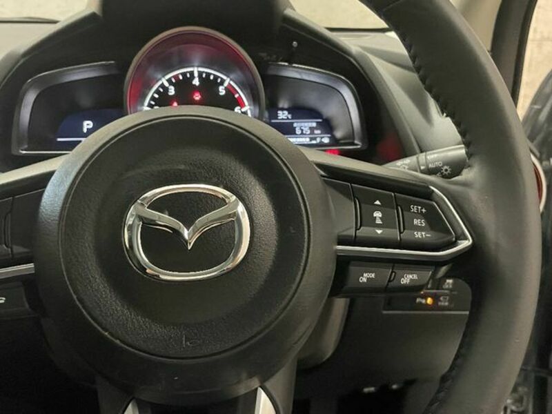 MAZDA2