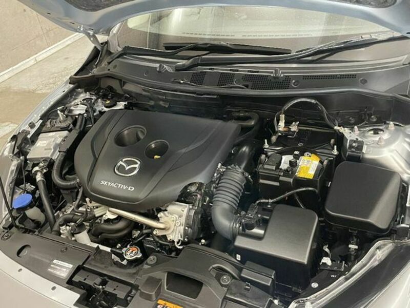 MAZDA2