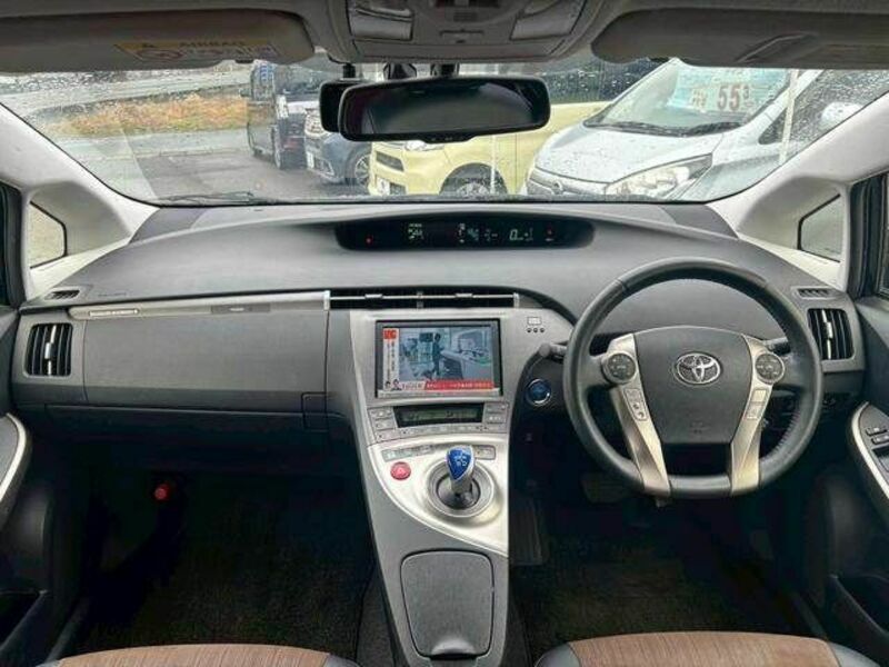 PRIUS PHV