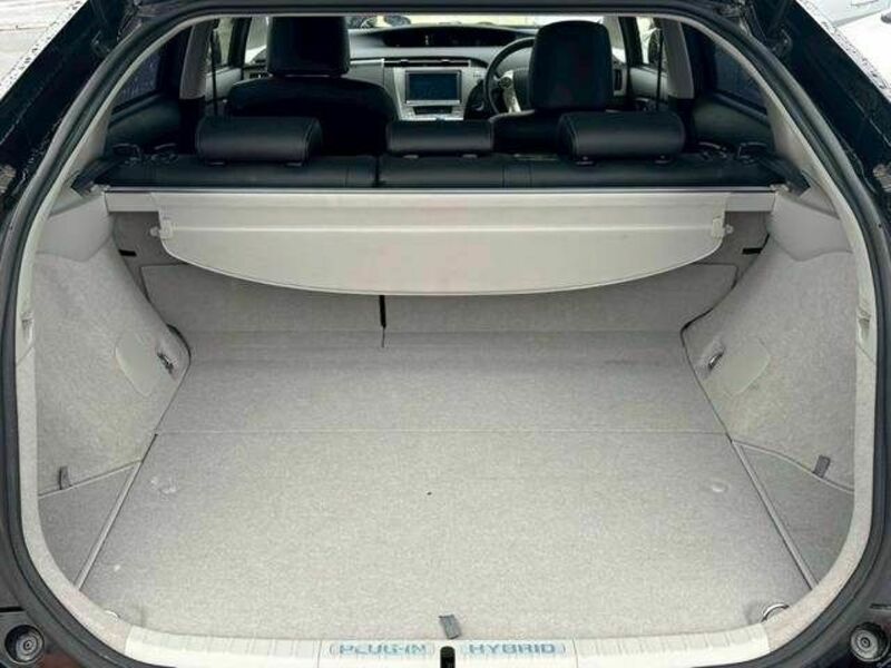PRIUS PHV