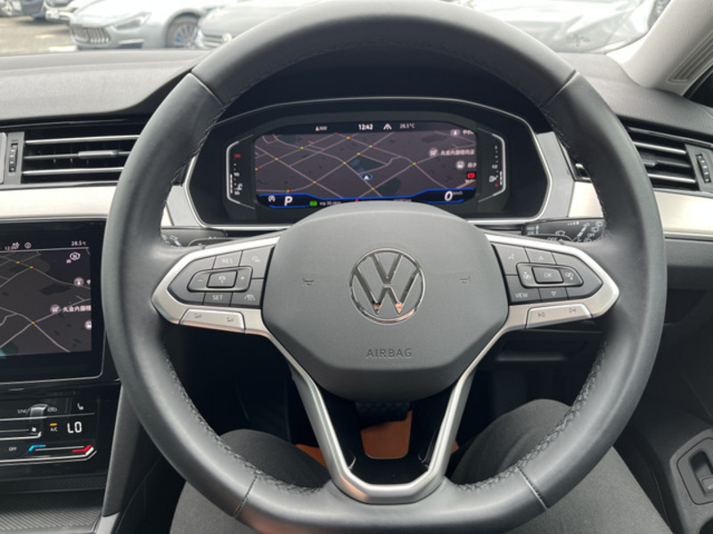 PASSAT VARIANT