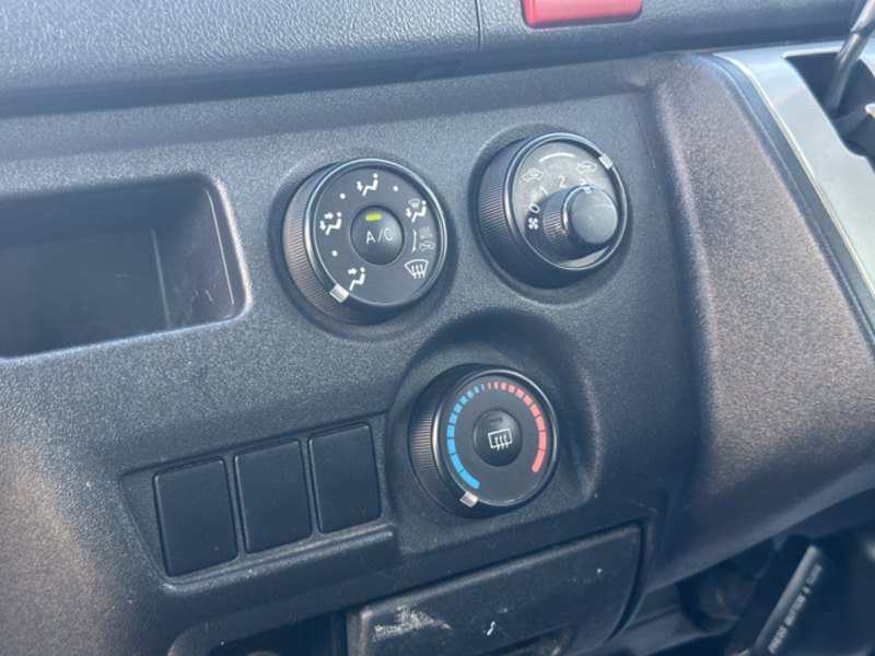 HIACE VAN-17
