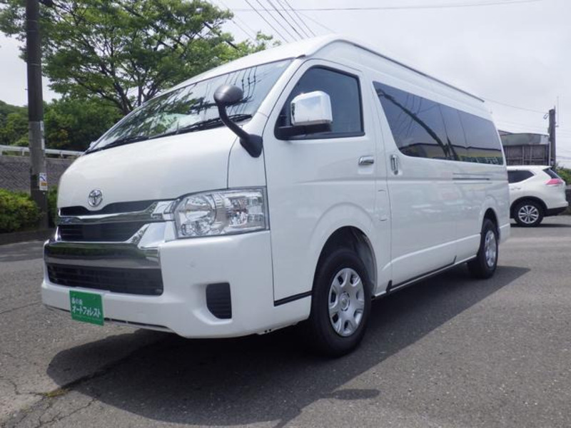 TOYOTA HIACE