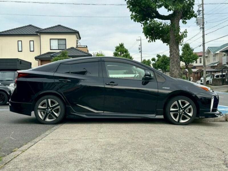 PRIUS-11