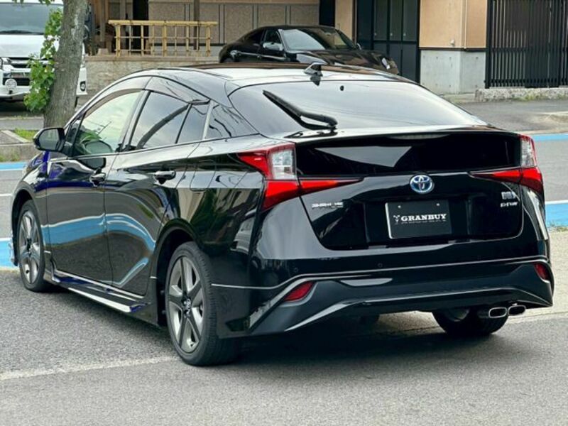 PRIUS-13