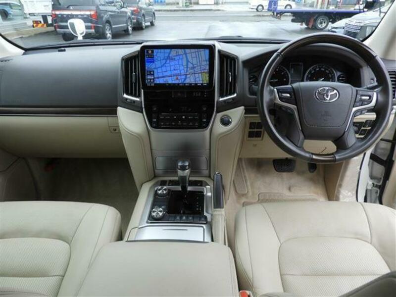 LAND CRUISER