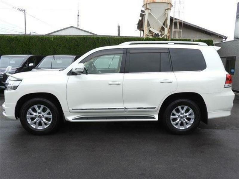 LAND CRUISER
