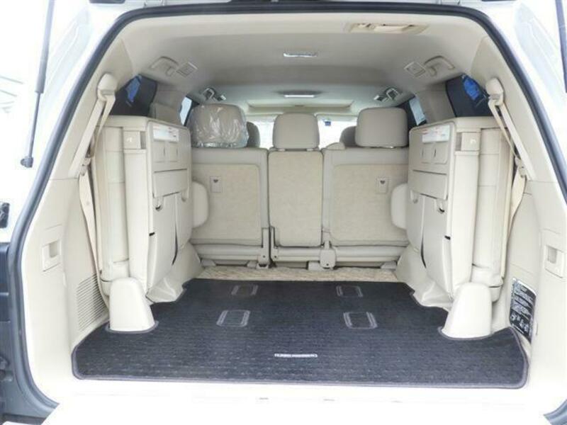 LAND CRUISER