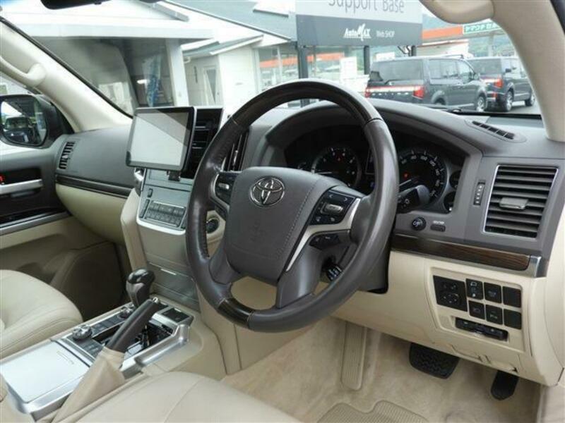 LAND CRUISER