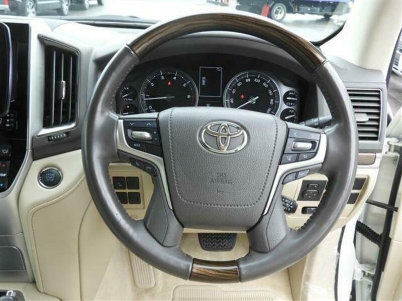 LAND CRUISER