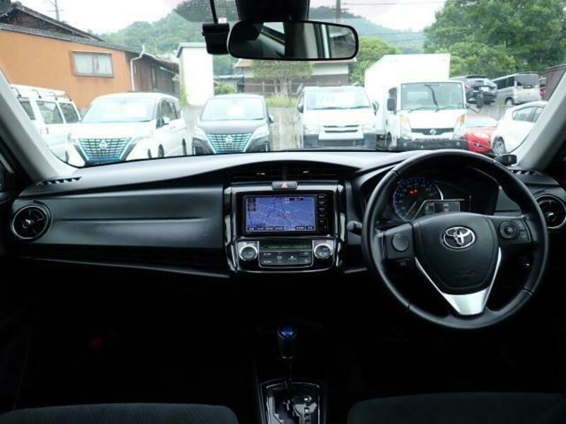 COROLLA AXIO