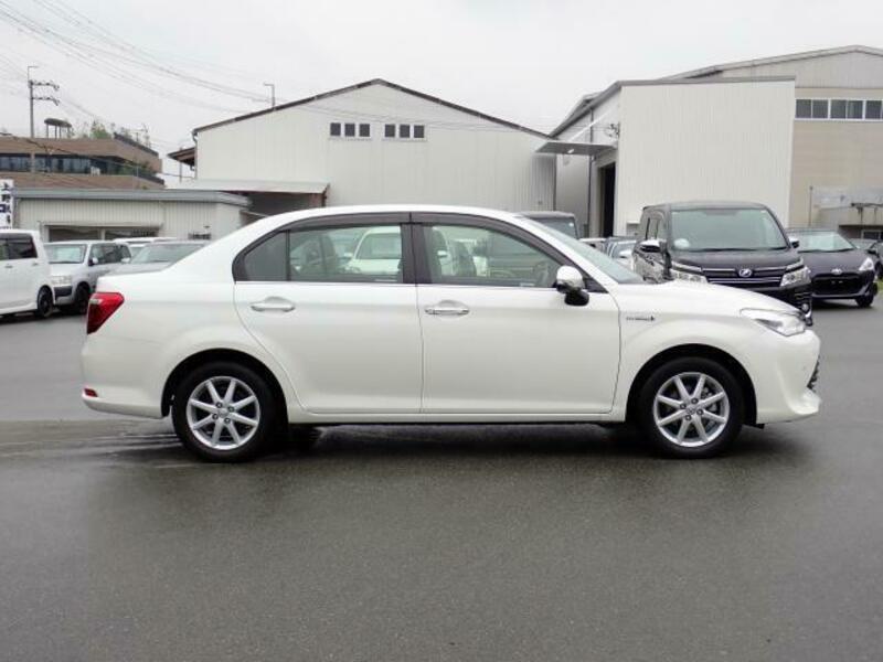 COROLLA AXIO