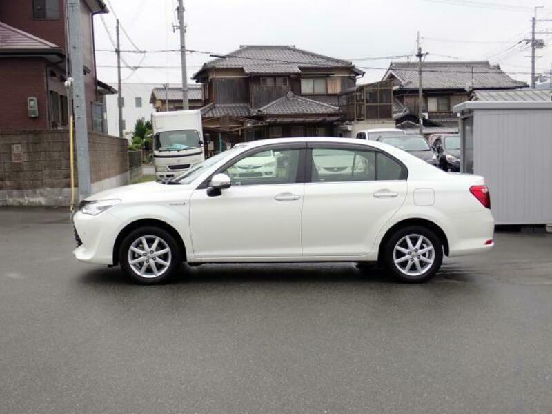 COROLLA AXIO