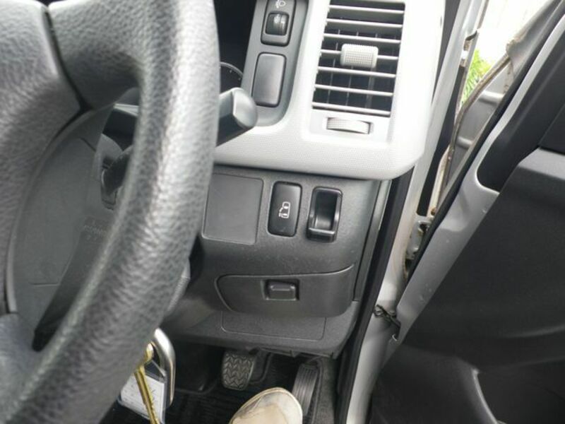 HIACE COMMUTER