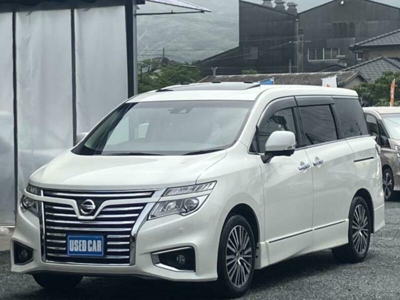NISSAN ELGRAND