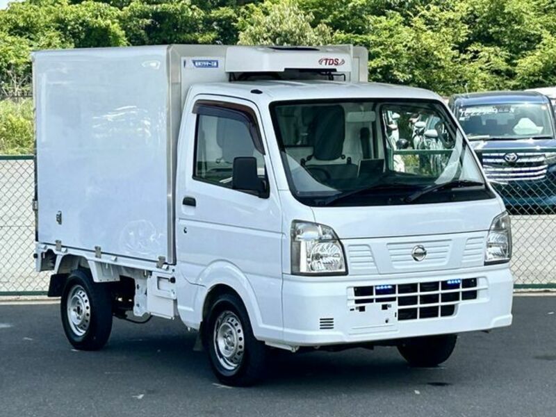 NISSAN NT100 CLIPPER