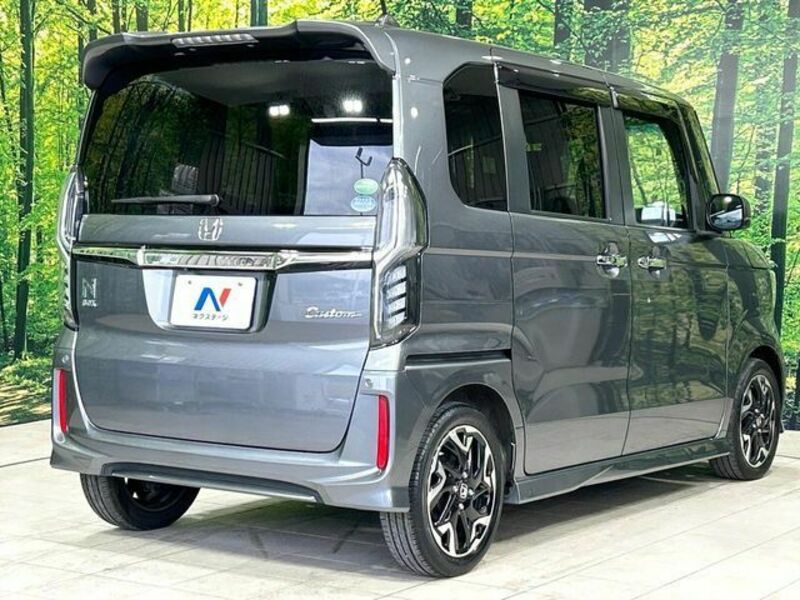 N BOX CUSTOM