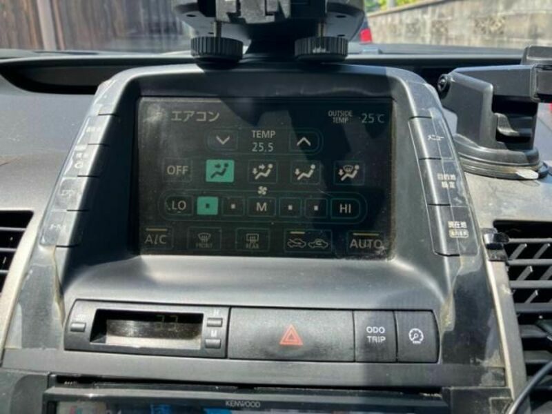 PRIUS-24