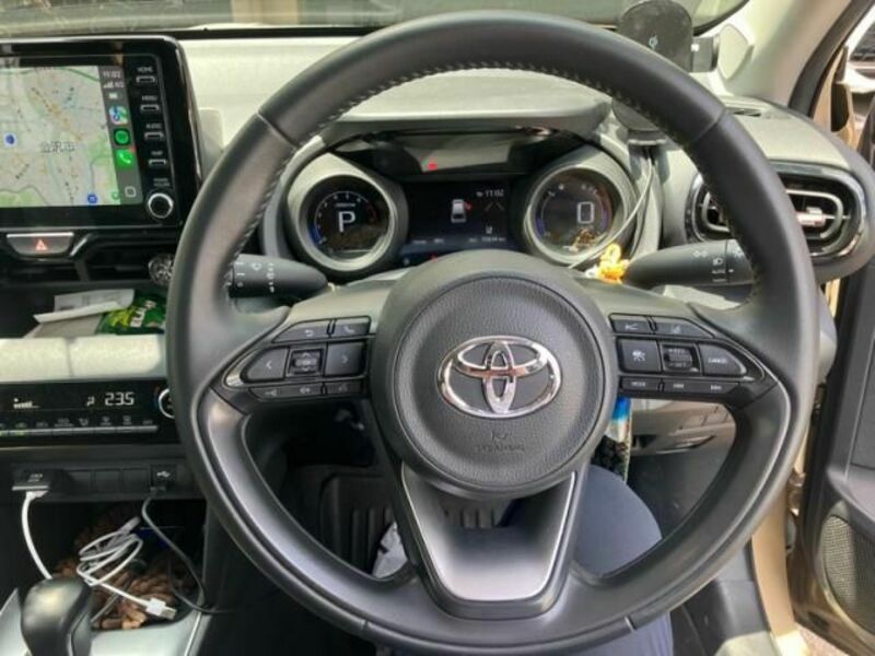 YARIS CROSS