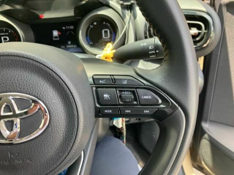YARIS CROSS
