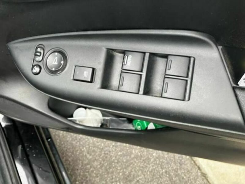 FIT HYBRID-11